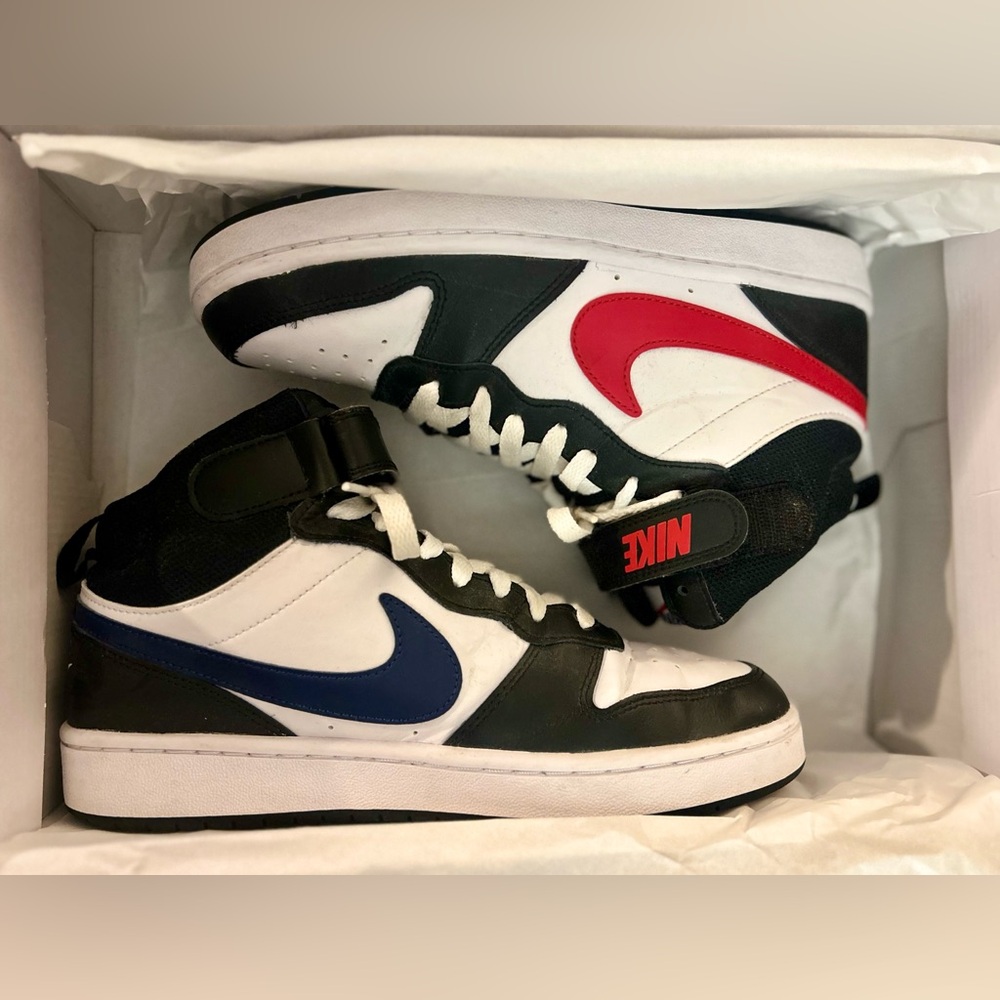 Nike Big Boys (or women’s size 8! 😃) Court Borough Basketball Shoes